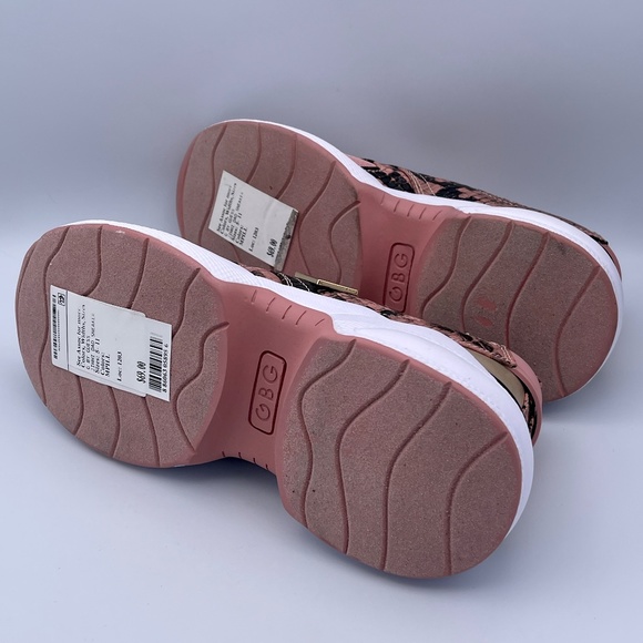 Guess GBG Women's Shoe Jimmy Lace-up Sneakers Pink Digital Camo Size 5 M US - Picture 6 of 7